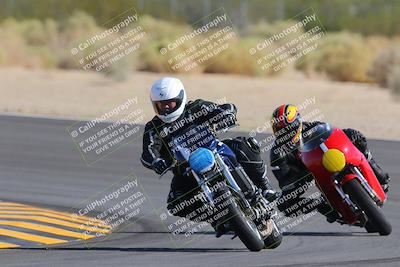 media/Oct-08-2022-SoCal Trackdays (Sat) [[1fc3beec89]]/Turn 10 (945am)/